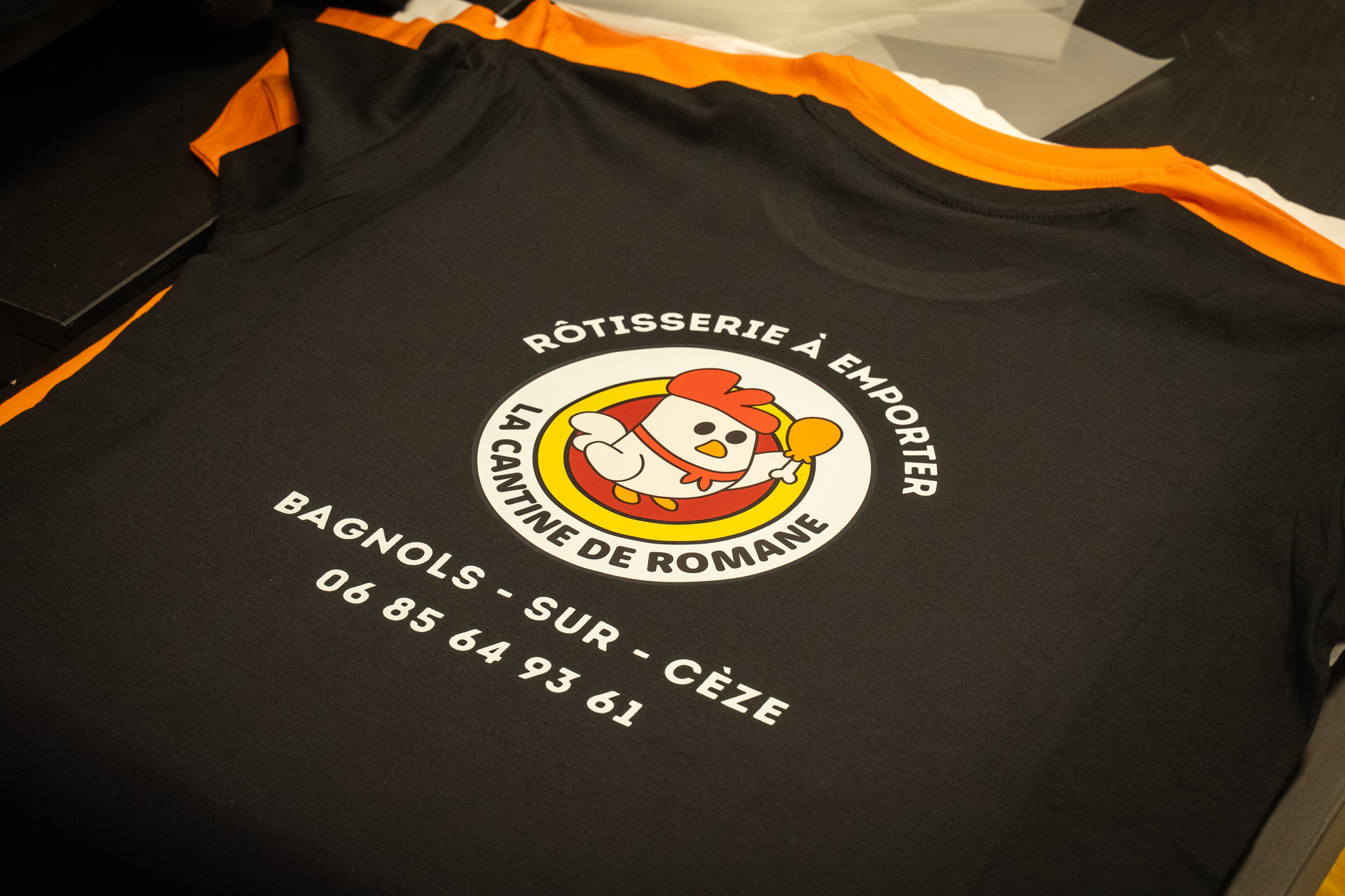 T-shirt imprimé La Cantine de Romane, rôtisserie à Bagnols-sur-Cèze