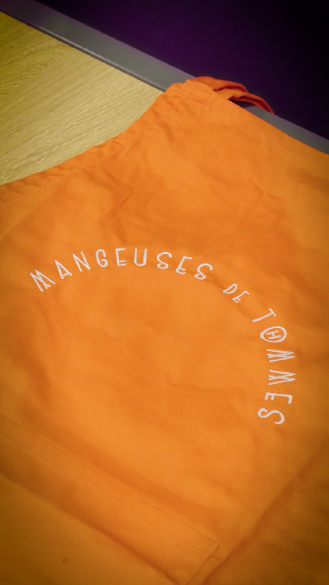 Tote bag brodé Mangeuses de Tommes